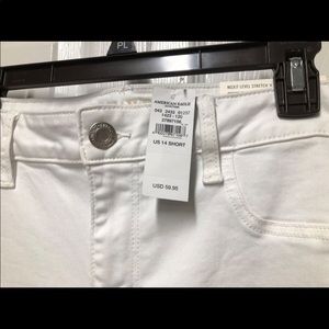 NWT American Eagle white jeans